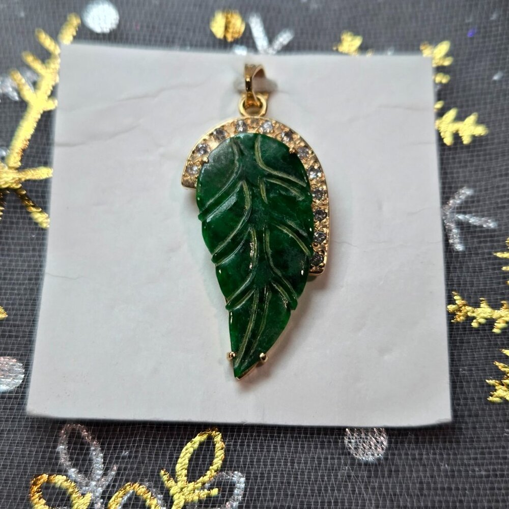 Elegant Carved Leaf Jade Pendant with 18K Gold & Diamonds ✨